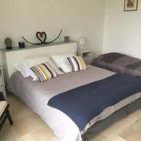 La Bastide Rouge Bed & Breakfast 3*